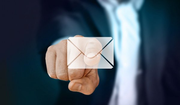 ¿La empresa puede controlar el correo de un trabajador?