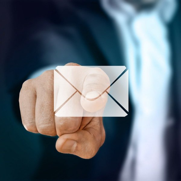 ¿La empresa puede controlar el correo de un trabajador?