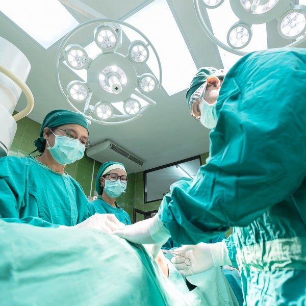 How is medical malpractice compensation calculated?