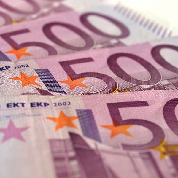 I am a European Union company and they owe me money in Spain: how do I get my money back?